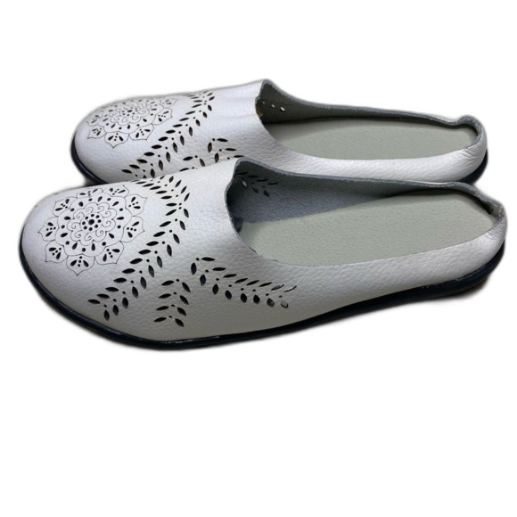 Womens Mules Perforated Leather Cutout Slip-On Rubber Soles 39 EU 8.5 US White - Picture 3 of 6